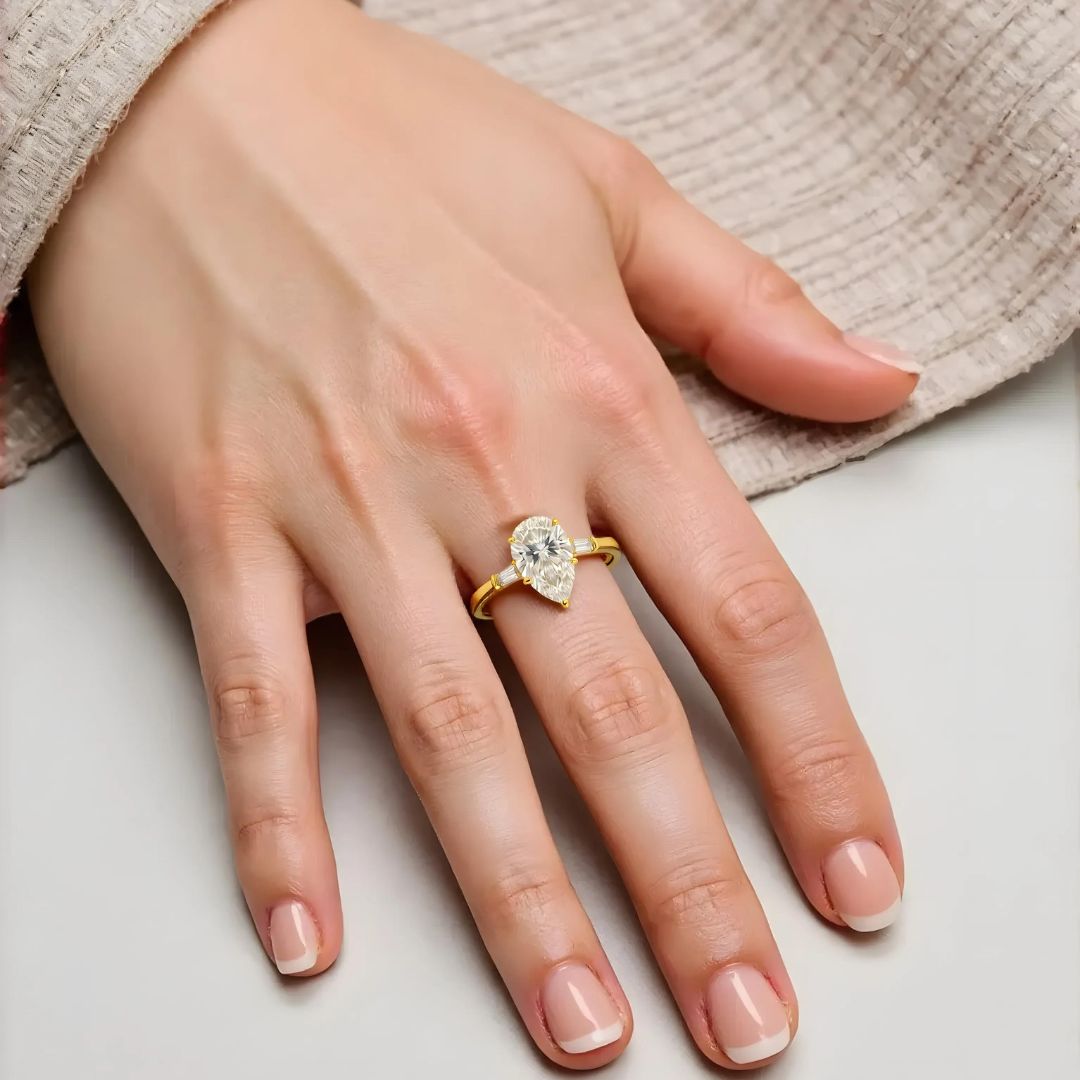 Golden Tear Brilliance Ring