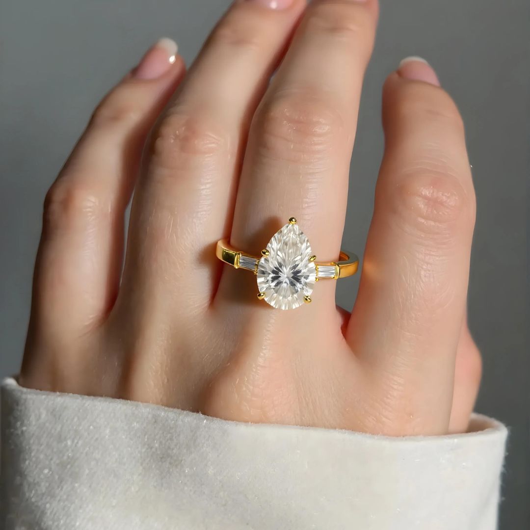 Golden Tear Brilliance Ring